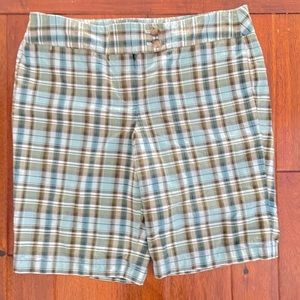 Ann Taylor Signature Fit Green  Plaid Bermuda Shorts Size 10